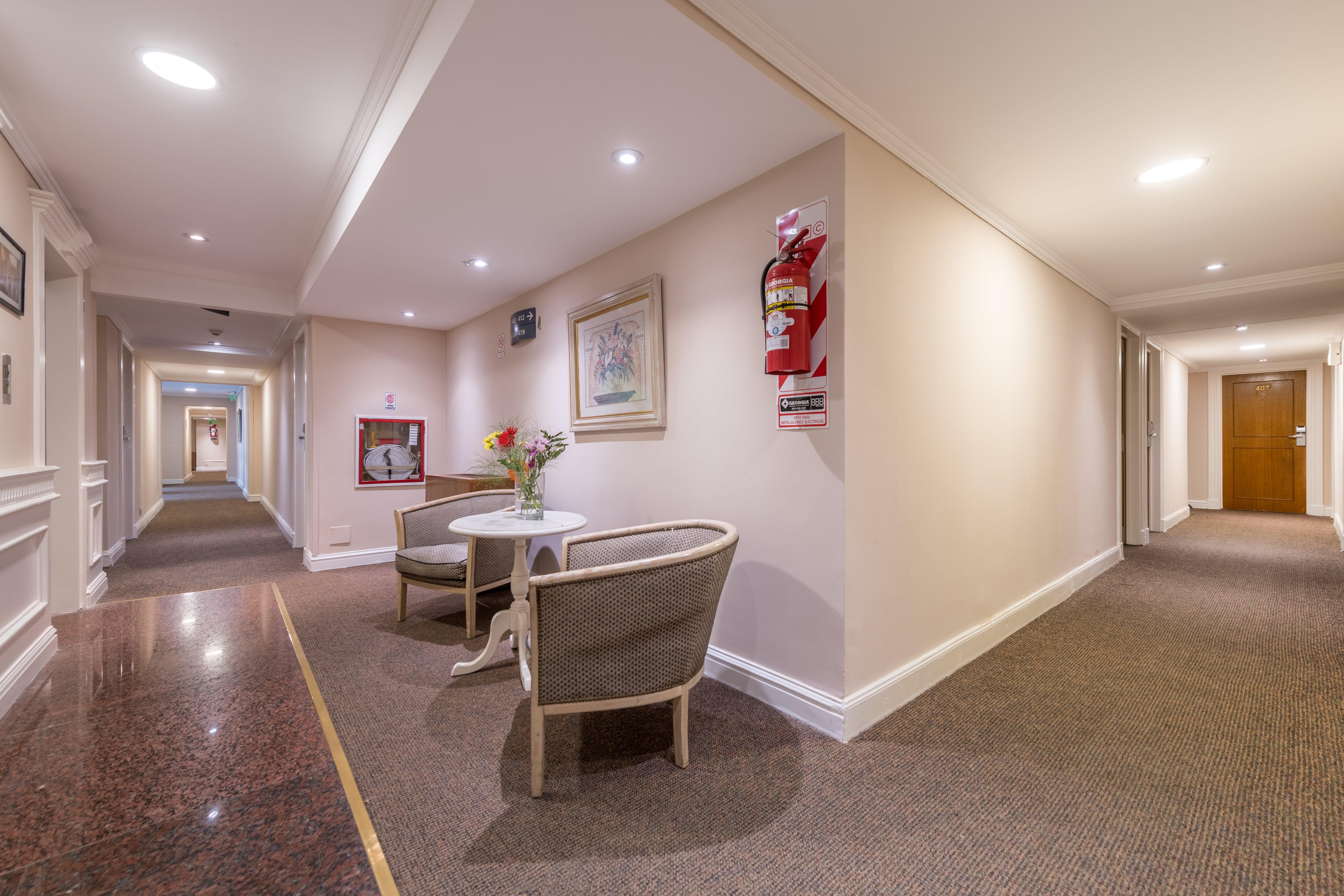 Exe Hotel Colon Буенос Айрес Екстериор снимка