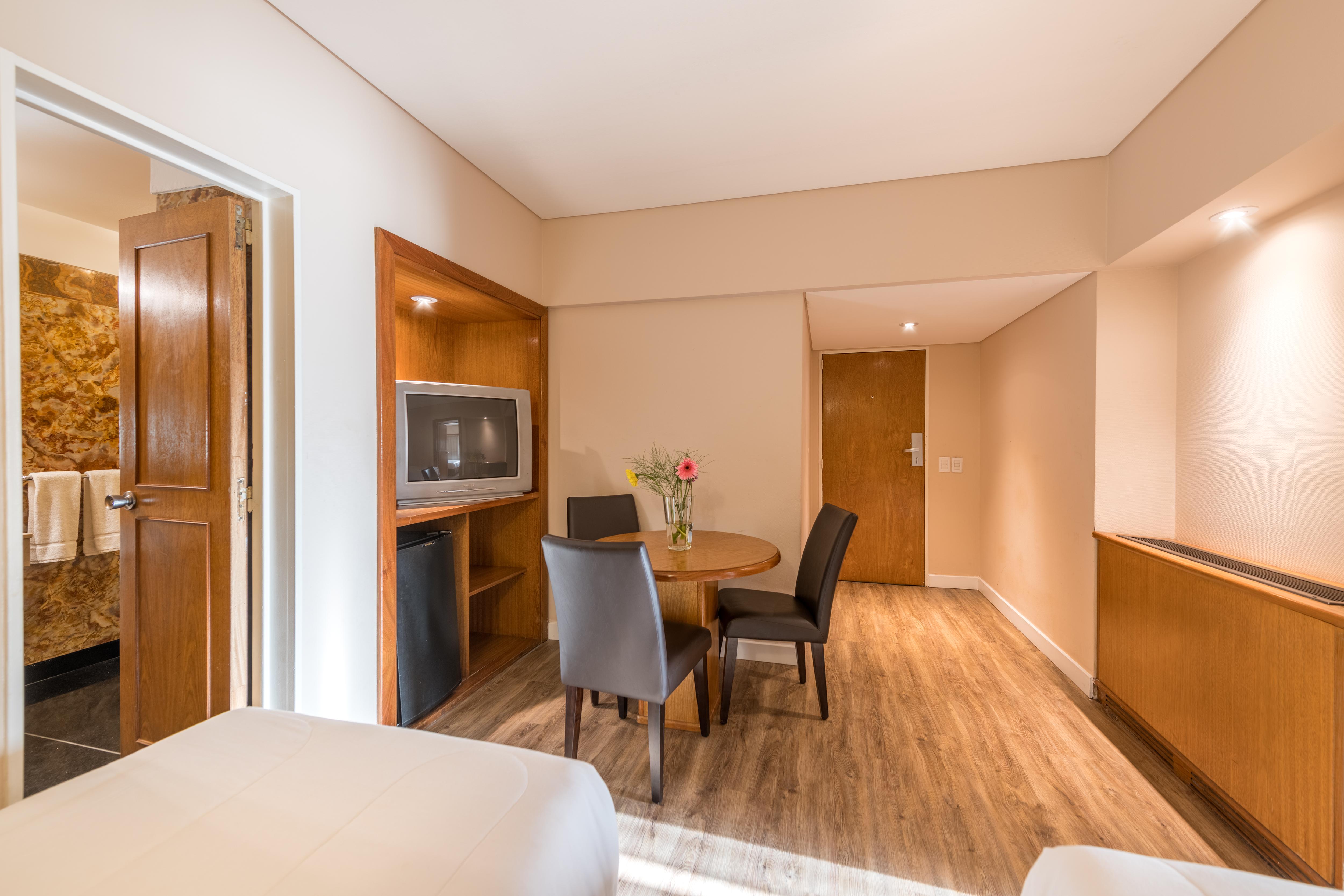 Exe Hotel Colon Буенос Айрес Екстериор снимка